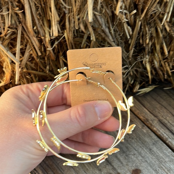 New Gold Butterfly Hoop Earrings - Picture 5 of 13